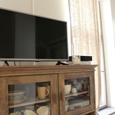 2 Room Apartment In Embasy Area Riga Extérieur photo