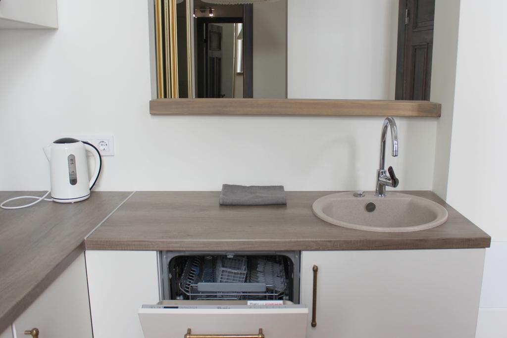 2 Room Apartment In Embasy Area Riga Extérieur photo